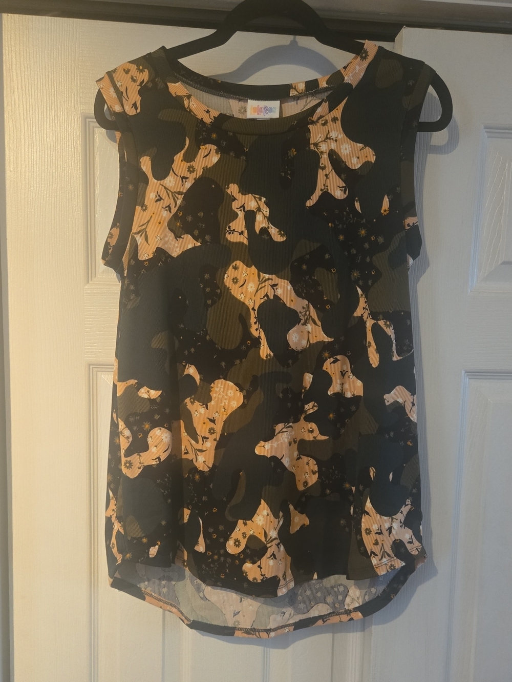 LuLaRoe Sleeveless Tank in Black and Peach Camouflage Print